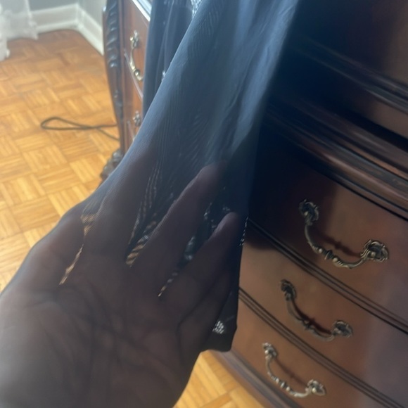 Beautiful stylish top with stones and glitters size small - Picture 3 of 9